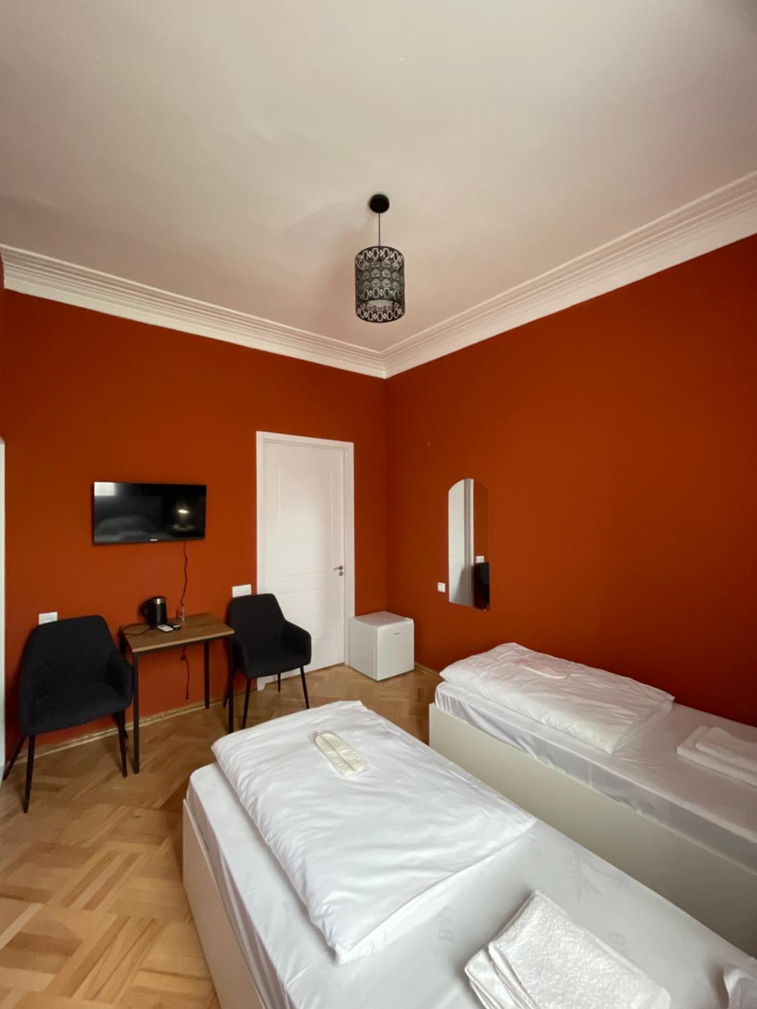 Guest House Top Floor Telavi Bilik gambar
