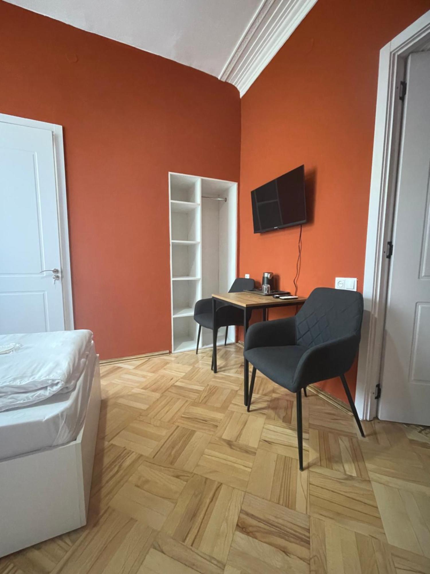 Guest House Top Floor Telavi Bilik gambar