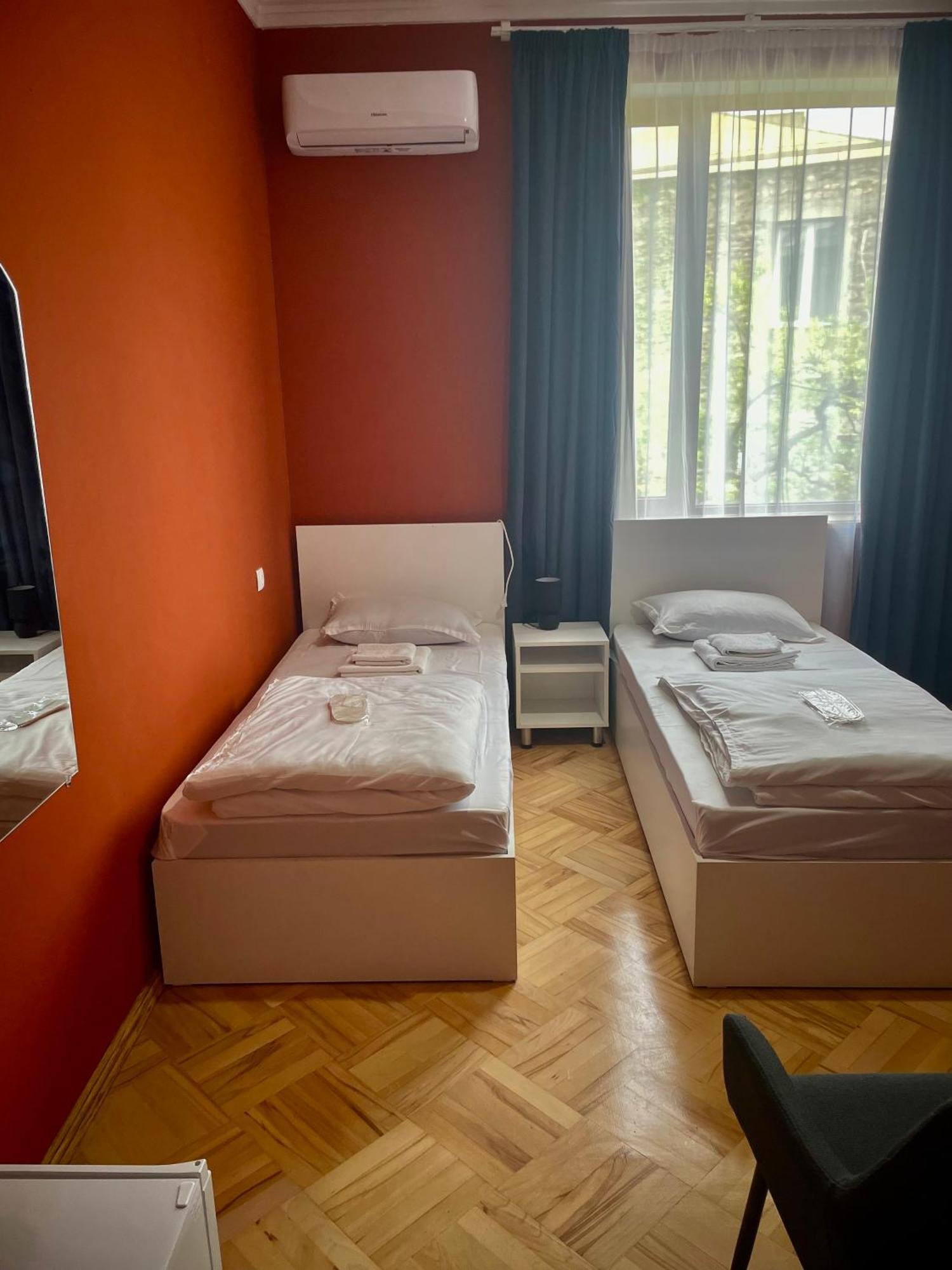 Guest House Top Floor Telavi Bilik gambar